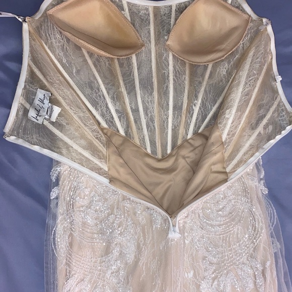 Wedding dress (subtle mermaid style) - Picture 6 of 7